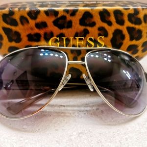 GUESS -- Sunglasses uni-sex